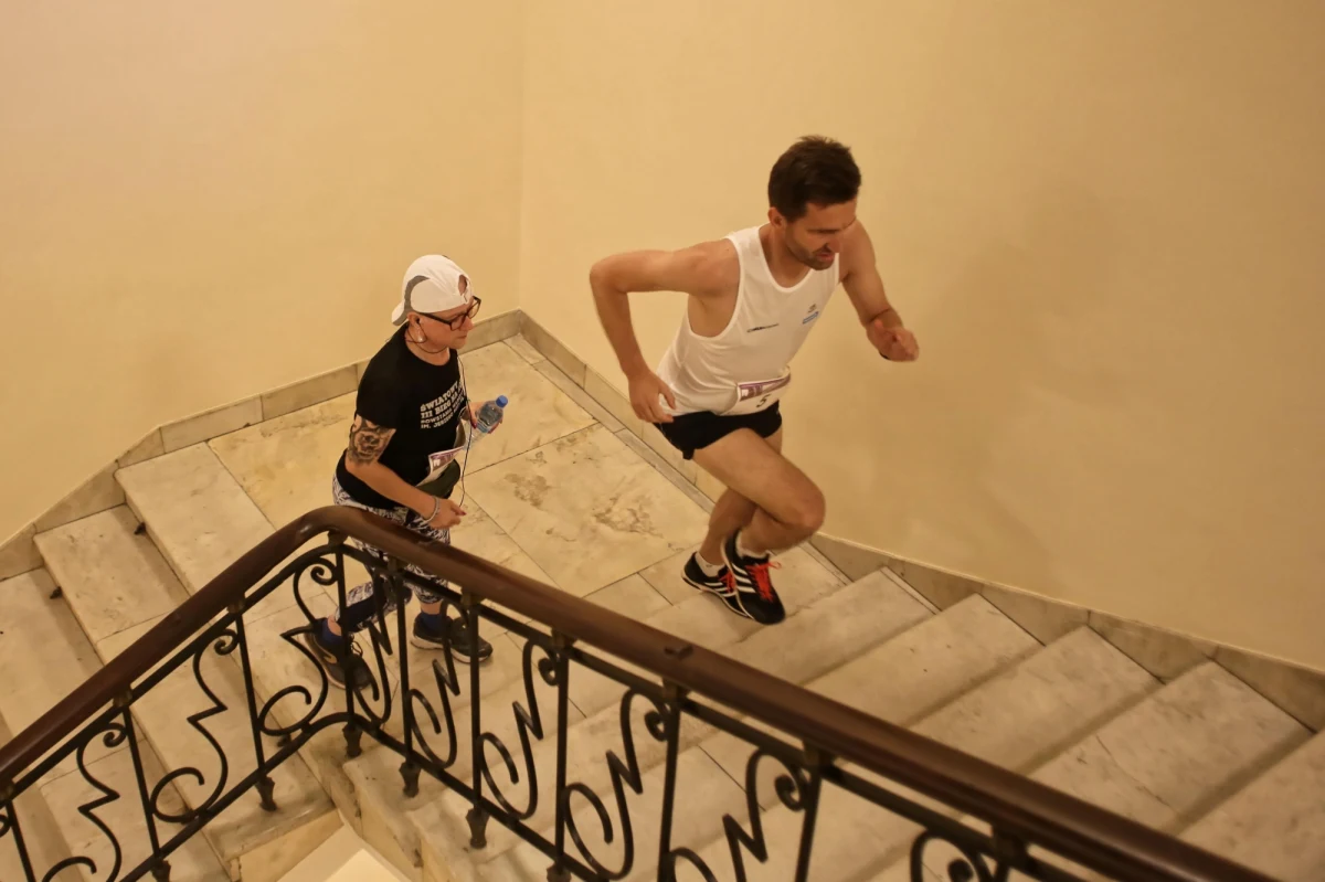 793 stopni. Tyle mieli do pokonania uczestnicy 6. Biegu im. Stanisława Tyma o Puchar Prezydenta m.st. Warszawy. 