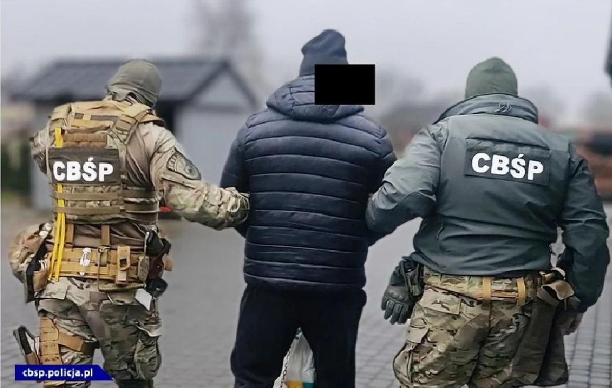 Prokuratura skierowała do sądu akt oskarżenia przeciwko dwóm 39-latkom, Tomaszowi A. i Markowi S., którym zarzucono podżeganie do zabójstwa policjanta - poinformował Dział Prasowy Prokuratury Krajowej.