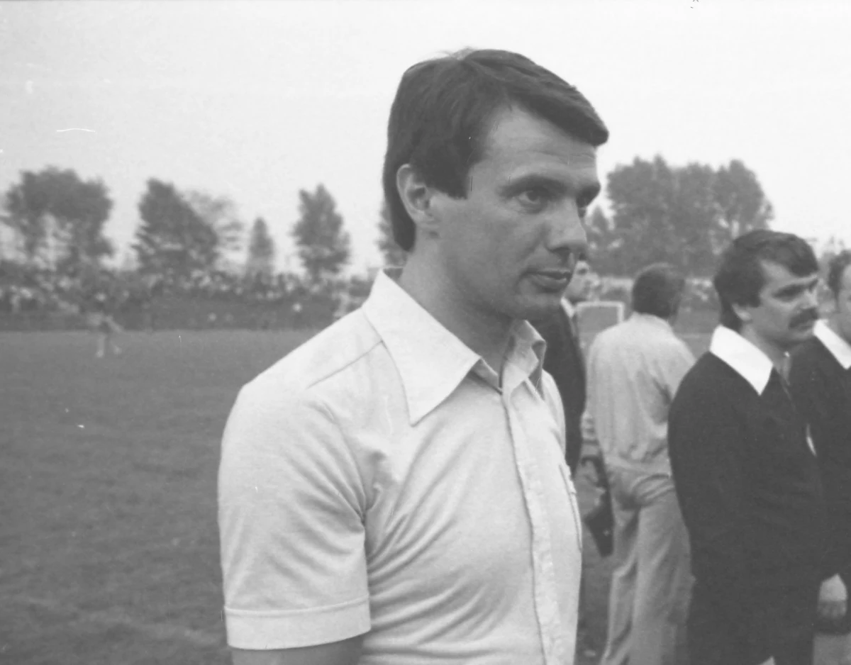 Zmarł Jerzy Kopa, były trener m.in. Lecha Poznań – poinformował klub. W 1977 roku utrzymał zespół w ekstraklasie po tzw. Cudzie w Błażejewku. Z Lechem świętował także mistrzostwo Polski. Miał 79 lat.