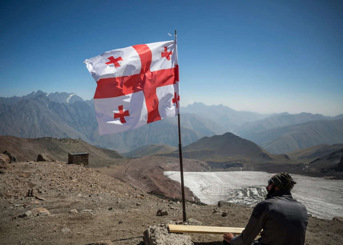 ​Gruzja tymczasowo zamyka granicę lądową z Rosją. Ulewne deszcze na północy kraju zniszczyły drogi, w niektórych obszarach jest też bardzo niebezpiecznie.