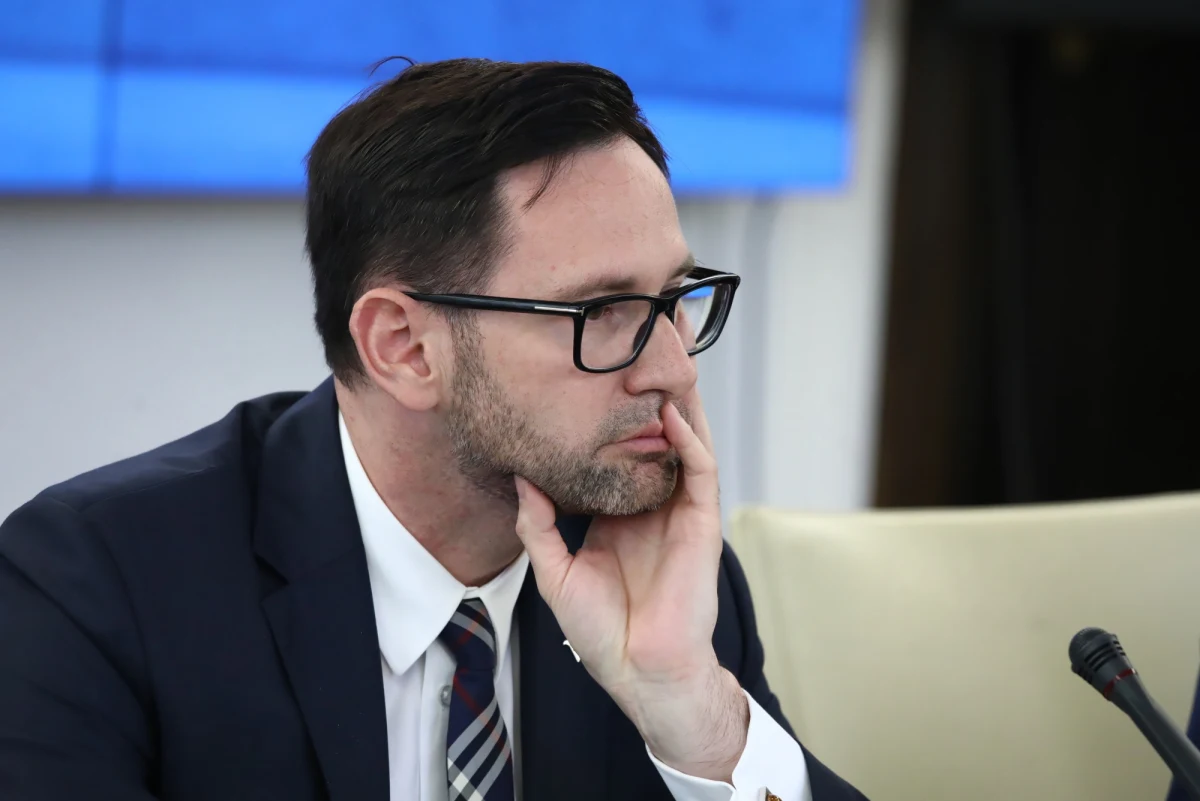 Proces przejęcia Grupy Lotos przez PKN Orlen powinien się zakończyć na przełomie lipca i sierpnia tego roku, natomiast przejęcie Polskiego Górnictwa Naftowego i Gazownictwa (PGNiG) na przełomie września i października - powiedział prezes Orlenu Daniel Obajtek.