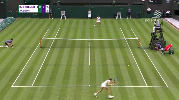 Skrót meczu pierwszej rundy Wimbledonu Mirjam Bjorklund - Ons Jabeur 0:2 (1:6, 3:6).

Wszystkie mecze Wimbledonu zobaczysz na sportowych kanałach Polsatu i na platformie Polsat Box Go. 
Skróty i najciekawsze zagrania z turnieju obejrzysz w Interii Sport.

KLIKNIJ TUTAJ I ZOBACZ SKRÓTY ORAZ NAJCIEKAWSZE MOMENTY WIMBLEDONU 2022.

Obserwuj Interię Sport i kibicuj Polakom!
