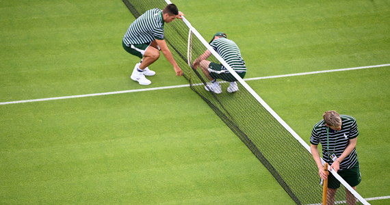 Wimbledon to najstarszy i najbardziej prestiżowy turniej tenisowy na świecie. Tegoroczne rozgrywki z udziałem siedmiorga polskich zawodników, z Igą Świątek i Hubertem Hurkaczem na czele, już się rozpoczęły. Sprawdź swoją wiedzę o Wimbledonie w naszym quizie. Weź udział w zabawie.