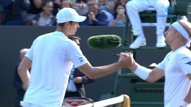 Hubert Hurkacz przegrał z Alejandro Davidovichem Fokiną 2:3 (7:6, 6:4, 5:7, 2:6, 7:6). Oto skrót tego meczu.

Wszystkie mecze Wimbledonu zobaczysz na sportowych kanałach Polsatu i na platformie Polsat Box Go. 
Skróty i najciekawsze zagrania z turnieju obejrzysz w Interii Sport.

KLIKNIJ TUTAJ I ZOBACZ SKRÓTY ORAZ NAJCIEKAWSZE MOMENTY WIMBLEDONU 2022.

Obserwuj Interię Sport i kibicuj Polakom!