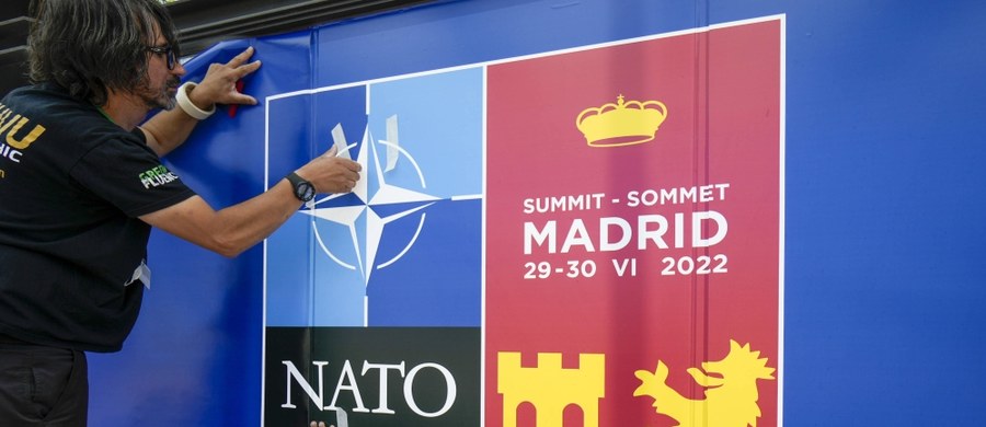 Prezydent Joe Biden zamierza zapowiedzieć przedłużenie obecności amerykańskich wojsk w Polsce. Deklarację ma złożyć na szczycie NATO w Madrycie. Informację podają amerykańskie media. 