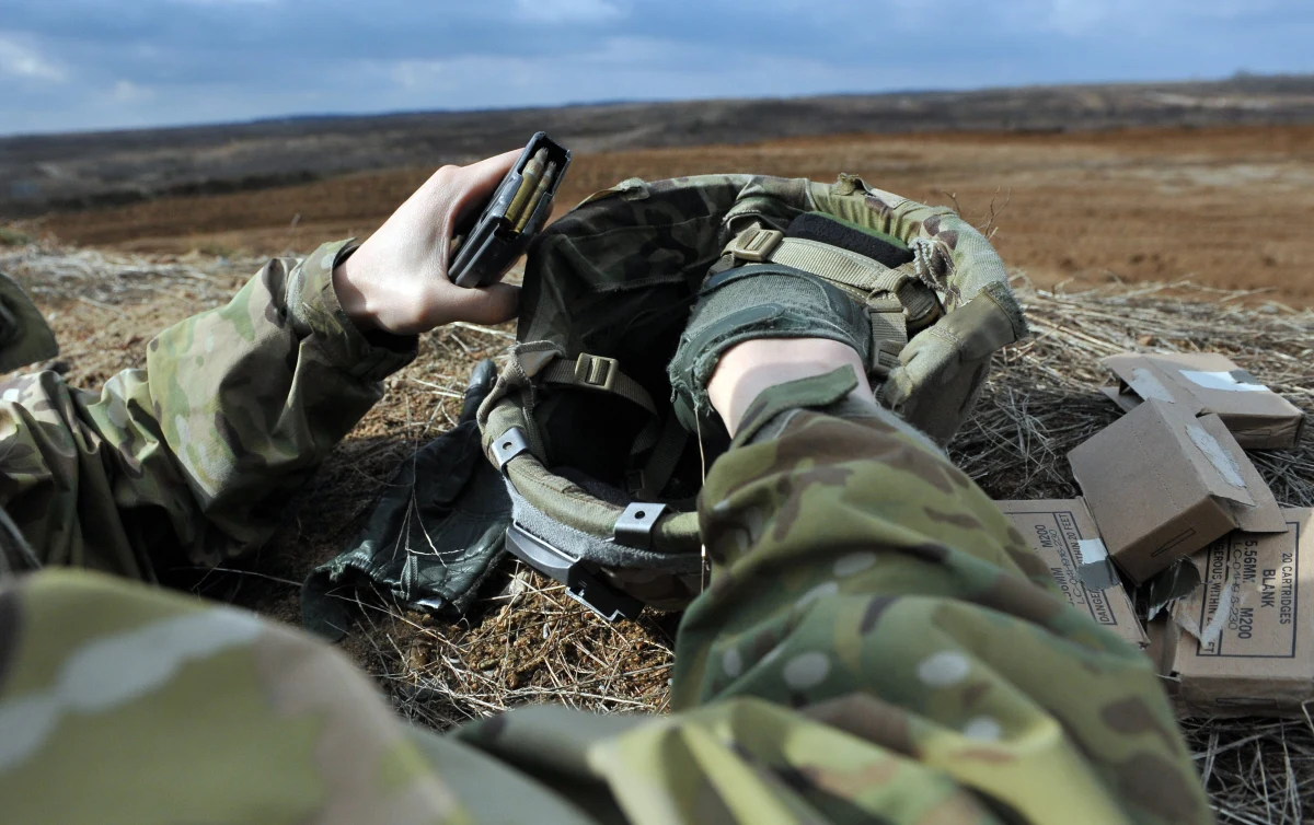 Będą zaległe rekompensaty dla żołnierzy rezerwy, którzy w maju byli wezwani na wojskowe ćwiczenia - takie zapewnienie uzyskał reporter RMF FM. Rezerwiści m.in. z Opola alarmowali nas, że od miesiąca czekają na pieniądze. Po zmianie przepisów i wejściu w kwietniu w życie ustawy o obronie ojczyzny powstał spór kompetencyjny, kto ma wypłacać pieniądze. 