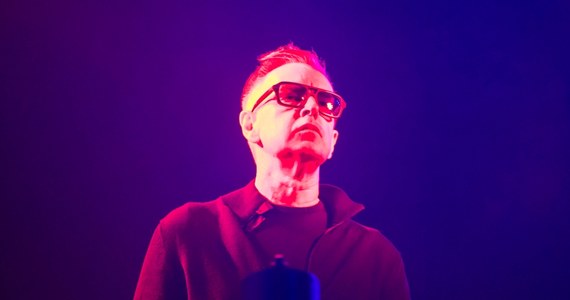 Muzycy Depeche Mode podali przyczynę śmierci członka zespołu - Andy'ego Fletchera. "Odszedł o wiele za wcześnie, ale w sposób naturalny, bez przedłużającego się cierpienia" - napisano w mediach społecznościowych. 