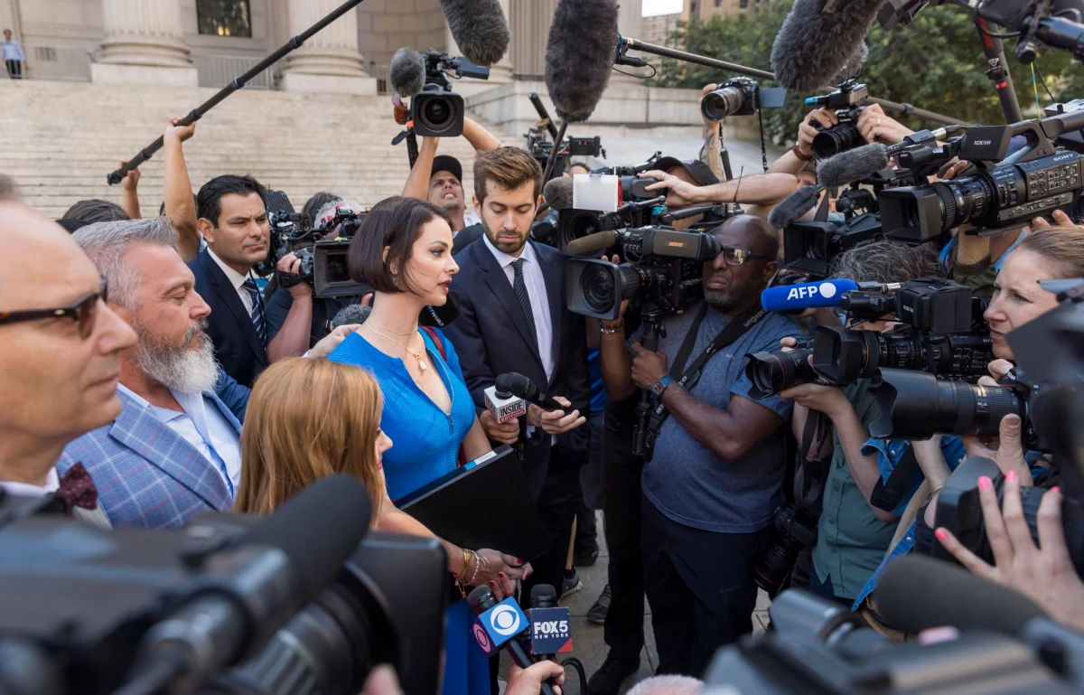 Ghislaine Maxwell została skazana na 20 lat więzienia za pomoc Jeffrey’emu Epsteinowi w wykorzystywaniu seksualnym nieletnich dziewczyn. Kobieta nie przyznała się do winy.