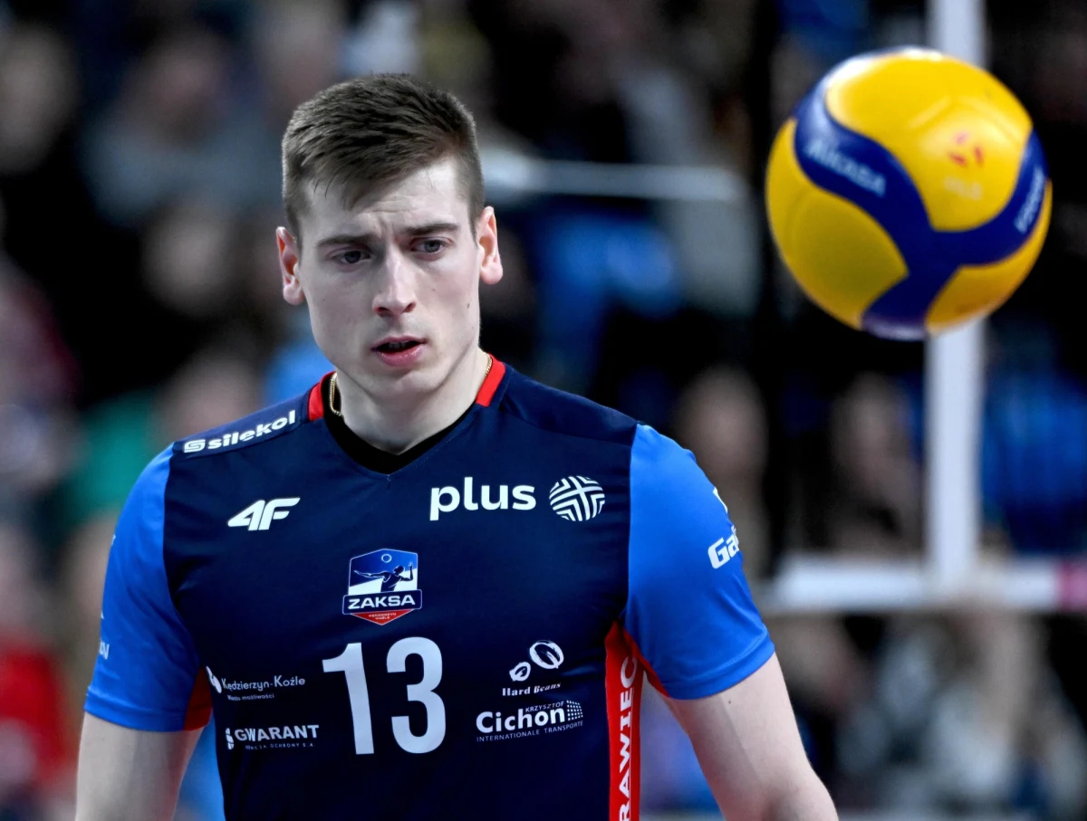 Kamil Semeniuk przenosi się do Włoch. ​Przyjmujący reprezentacji Polski siatkarzy odchodzi z Grupy Azoty Zaksy Kędzierzyn-Koźle i zasili ekipę wicemistrza Serie A - Sir Safety Perugia.