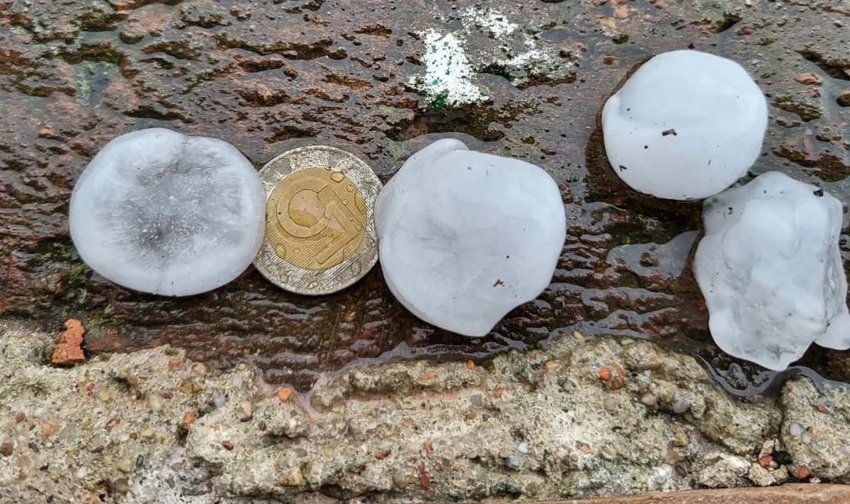​Burze z gradem przeszły na południu Polski. Najwięcej szkół wyrządziły w województwie śląskim. O potężnym gradobiciu donoszą m.in. mieszkańcy Tychów, Mysłowic i Jaworzna.