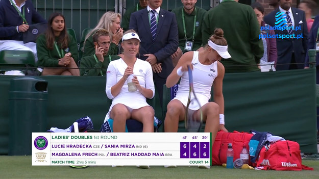 Magdalena Fręch i Beatriz Haddad Maia grają dalej w Wimbledonie, jeśli chodzi o zmagania deblowe. Polka i Brazylijka wygrały z parą Lucie Hradecka/Sania Mirza.

Wszystkie mecze Wimbledonu zobaczysz na sportowych kanałach Polsatu i na platformie Polsat Box Go. 
Skróty i najciekawsze zagrania z turnieju obejrzysz w Interii Sport.

KLIKNIJ TUTAJ I ZOBACZ SKRÓTY ORAZ NAJCIEKAWSZE MOMENTY WIMBLEDONU 2022.

Obserwuj Interię Sport i kibicuj Polakom!
