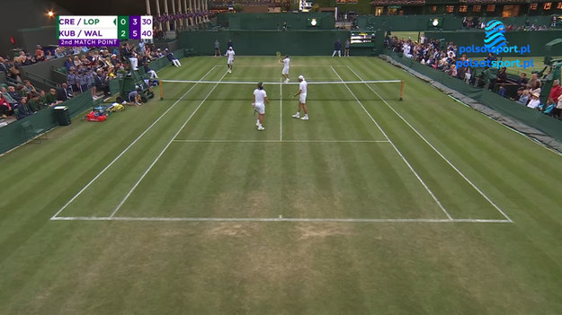 Łukasz Kubot i Szymon Walków wygrali z parą Maxime Cressy i Feliciano Lopez 3:0 (6:2, 7:5, 6:3) i awansowali do drugiej rundy zmagań deblowych na Wimbledonie.

Wszystkie mecze Wimbledonu zobaczysz na sportowych kanałach Polsatu i na platformie Polsat Box Go. 
Skróty i najciekawsze zagrania z turnieju obejrzysz w Interii Sport.

KLIKNIJ TUTAJ I ZOBACZ SKRÓTY ORAZ NAJCIEKAWSZE MOMENTY WIMBLEDONU 2022.

Obserwuj Interię Sport i kibicuj Polakom!
