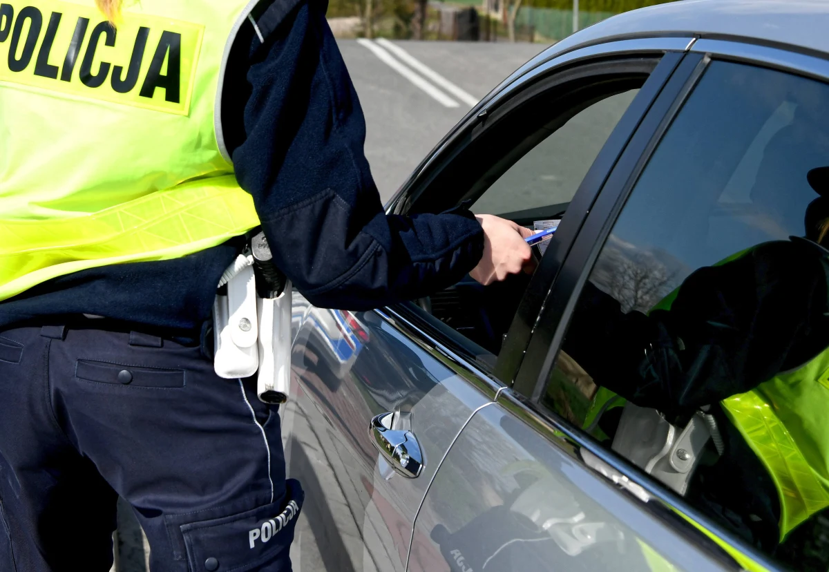 Wkrótce pojawi się nowy wzór odcinka C formularza mandatu karnego, jaki policjant wręczy ukaranemu kierowcy - pisze "Rzeczpospolita".
