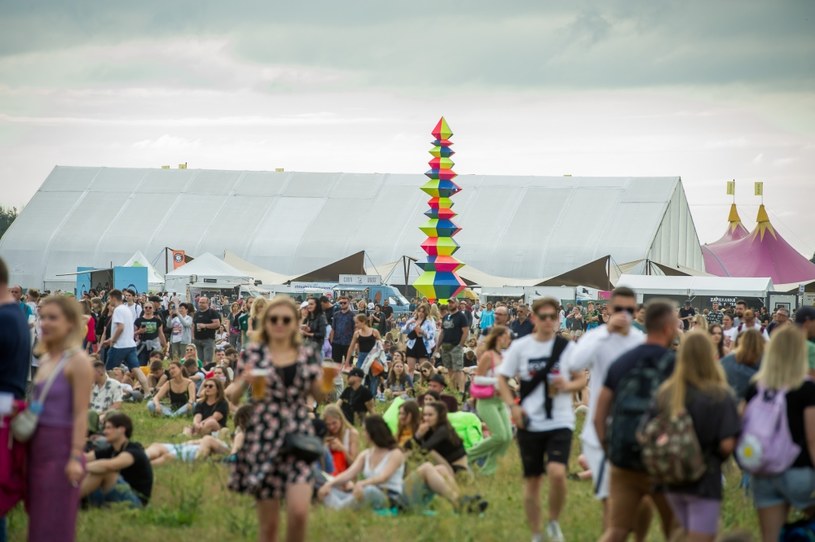 Mikołaj Ziółkowski, szef agencji Alter Art i dyrektor Open'er Festival, na początku tegorocznej edycji imprezy, spotkał się z dziennikarzami. W rozmowie z Interią Ziółkowski zwrócił uwagę, że z powodu szalejącej inflacji i problemów logistycznych, organizacja Open’era w 2022 roku była wyjątkowo trudna. 