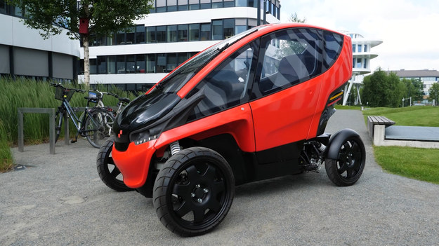 Pojazd przyszłości istnieje! Stworzyła go polska firma TRIGGO. TRIGGO to pojazd transformers – w ciągu chwili może zmienić się z samochodziku w motocykl. Jest elektryczny, ekologiczny i bezawaryjny. Już niebawem TRIGGO wejdzie do produkcji. Czy podbije rynek motoryzacyjny? Trzymamy kciuki!