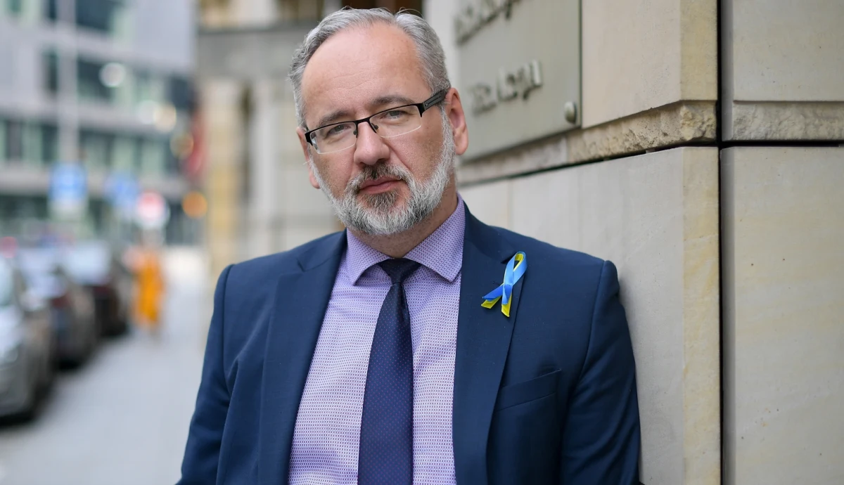 W tej chwili znaczenie paszportów covidowych maleje. Europa już w bardzo niewielu krajach weryfikuje to przy wjeździe. Sam nie wiem, czy są takie kraje - ocenił w rozmowie z PAP minister zdrowia Adam Niedzielski. 