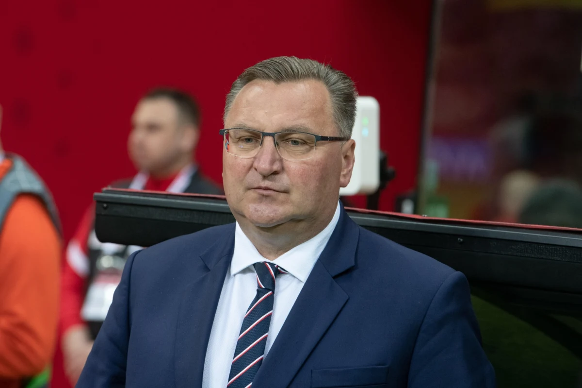 Selekcjoner reprezentacji Polski w piłce nożnej Czesław Michniewicz potwierdził, że chce pozwać do sądu dziennikarza Szymona Jadczaka. Jednocześnie przekazał, że zrobi to dopiero po Mistrzostwach Świata w Katarze.