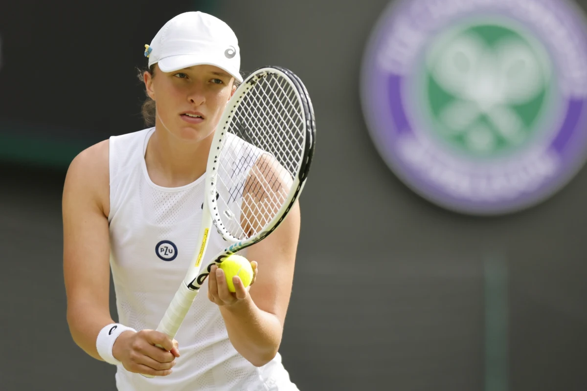 Iga Świątek awansowała do trzeciej rundy wielkoszlemowego Wimbledonu. Pierwsza rakieta świata pokonała Holenderkę Lesley Pattinama Kerkhove 6:4, 4:6, 6:3. W trzeciej rundzie Polka zmierzy się z Alize Cornet.