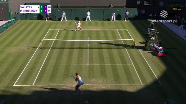 Iga Świątek wywalczyła awans do trzeciej rundy Wimbledonu. Liderka rankingu WTA w trzech setach pokonała Lesley Pattinamę Kerkhove (6:4, 4:6, 6:3). Spotkanie trwało 125 minut. W kolejnej rundzie przeciwniczką Polki będzie Francuzka Alize Cornet.

Wszystkie mecze Wimbledonu zobaczysz na sportowych kanałach Polsatu i na platformie Polsat Box Go. 
Skróty i najciekawsze zagrania z turnieju obejrzysz w Interii Sport.

KLIKNIJ TUTAJ I ZOBACZ SKRÓTY ORAZ NAJCIEKAWSZE MOMENTY WIMBLEDONU 2022.

Obserwuj Interię Sport i kibicuj Polakom!