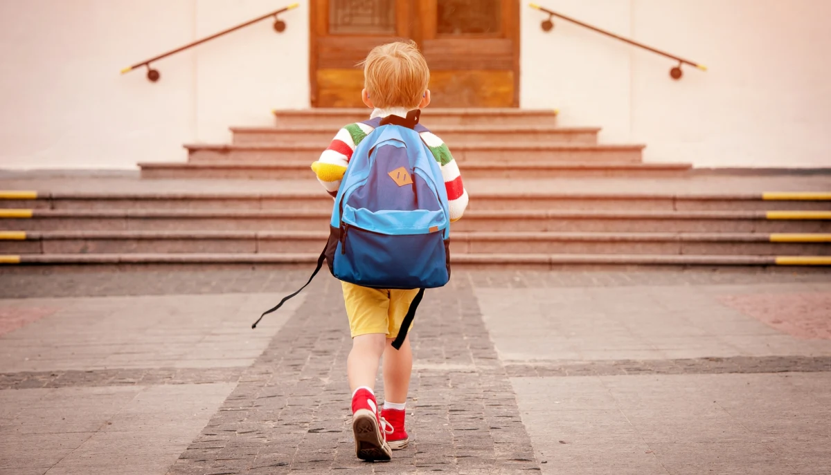 300 zł na wyprawkę szkolną dla każdego uczącego się dziecka. 1 lipca ruszył nabór wniosków w ramach programu "Dobry Start". Można go złożyć wyłącznie online - przez bankowość elektroniczną, PUE ZUS i portal Emp@tia MRiPS.