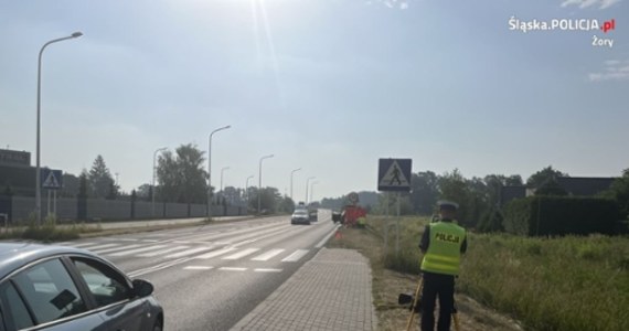 Zarzut spowodowania śmiertelnego wypadku ma usłyszeć kierowca, który wczoraj rano w Żorach na Śląsku na przejściu dla pieszych potrącił dwie kobiety. Jedna z nich - 24-latka -zmarła.