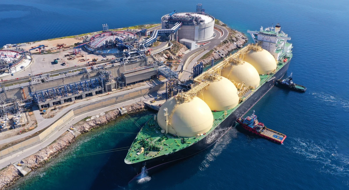 W czerwcu po raz pierwszy w historii Stany Zjednoczone wyprzedziły Rosję pod względem dostaw gazu do Europy - powiedział szef Międzynarodowej Agencji Energetycznej. Według niego, by mieć czas na zapełnienie magazynów do zimy, Europa musi pilnie zmniejszyć zużycie gazu.