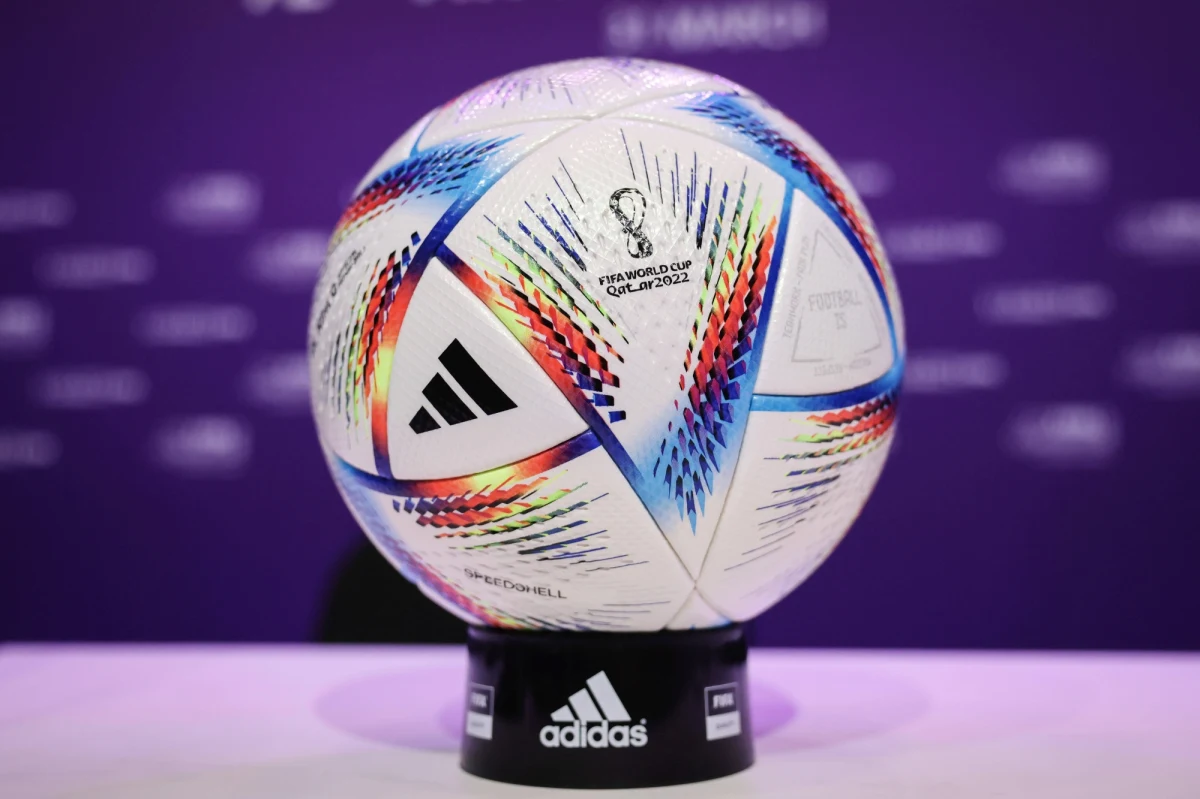 Podczas tegorocznych mistrzostw świata w Katarze zastosowany zostanie półautomatyczny system pozwalający stwierdzić pozycję spaloną - ogłosiła Międzynarodowa Federacja Piłki Nożnej (FIFA).