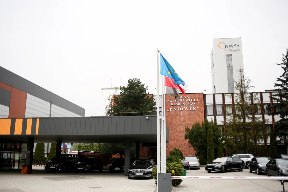 Już tylko jeden górnik, ranny po wybuchu metanu w kopalni Pniówek, przebywa w centrum leczenia oparzeń w Siemianowicach. Mężczyzna ma być wypisany do domu w najbliższy poniedziałek. W minionym tygodniu szpital opuściło dwóch kolejnych górników.