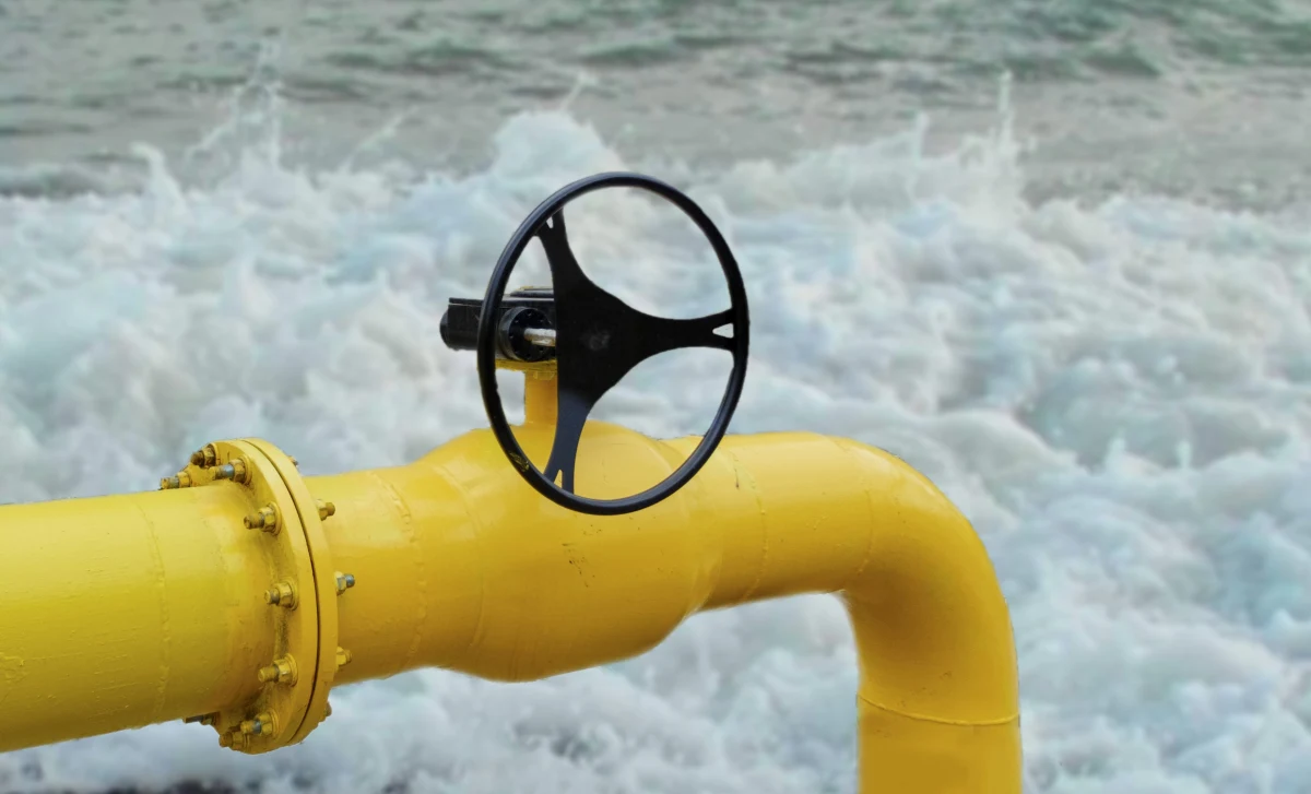 ​Spółka Nord Stream AG wyłączy obie nitki gazociągu Nord Stream na 10 dni, by przeprowadzić coroczne remonty - poinformowało biuro prasowe firmy. Gazprom już wcześniej znacznie ograniczył dostawy surowca rurociągiem do Niemiec.