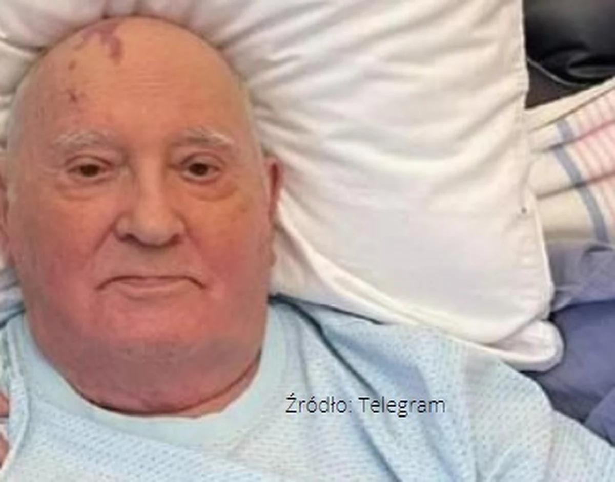 92-letni Michaił Gorbaczow trafił do szpitala - przekazała ukraińska agencja informacyjna Unian. Na Telegramie opublikowano zdjęcie, na którym widać ostatniego przywódcę Związku Radzieckiego leżącego w szpitalnym łóżku.