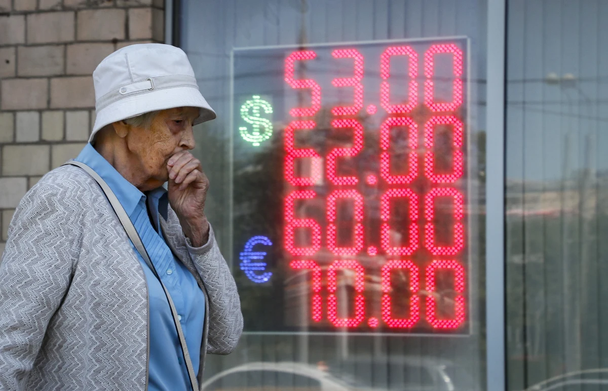 Rosyjska inwazja na Ukrainę trwa już piąty miesiąc. Amerykański Instytut Studiów nad Wojną (ISW) stwierdza, że władze Rosji przygotowują grunt pod niejawną mobilizację gospodarki na przedłużoną wojnę na Ukrainie.