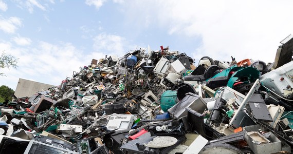 ​Niebezpieczne odpady zostały usunięte w ostatnich dniach z dwóch miejsc na Śląsku. Zlikwidowano duże nielegalne składowiska w Mysłowicach i Bytomiu. 