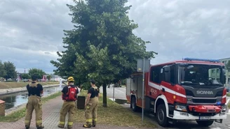 Trzyletni chłopiec wpadł do rzeki. Strażak rzucił się na ratunek