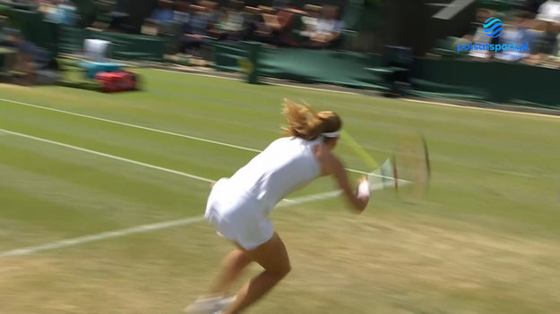 Marie Bouzkova wygrała 2:0 (7:5, 6:2) z Caroline Garcią w meczu 1/8 finału Wimbledonu. Podczas pojedynku Czeszka popisała się wyśmienitym zagraniem. Zobacz wideo.

Wszystkie mecze Wimbledonu zobaczysz na sportowych kanałach Polsatu i na platformie Polsat Box Go. 
Skróty i najciekawsze zagrania z turnieju obejrzysz w Interii Sport.

KLIKNIJ TUTAJ I ZOBACZ SKRÓTY ORAZ NAJCIEKAWSZE MOMENTY WIMBLEDONU 2022.

Obserwuj Interię Sport i bądź na bieżąco!