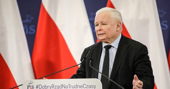"Musimy być państwem pierwszorzędnym i nie możemy mieć lotniska dla Polaków w Berlinie, jak chcą nasi przeciwnicy" – powiedział prezes Prawa i Sprawiedliwości Jarosław Kaczyński w Ostrowcu Świętokrzyskim.