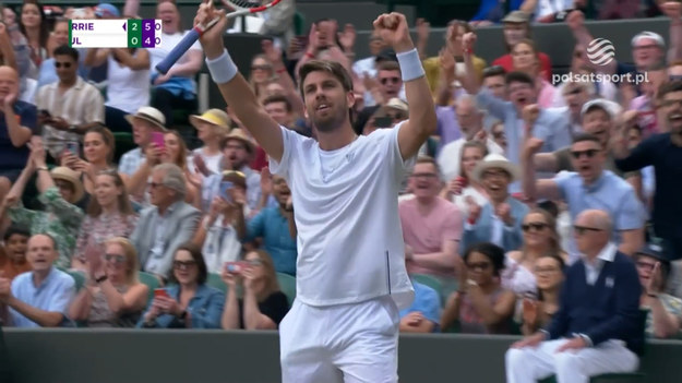 Skrót meczu Cameron Norrie - Tommy Paul w 1/8 finału Wimbledonu.

Wszystkie mecze Wimbledonu zobaczysz na sportowych kanałach Polsatu i na platformie Polsat Box Go. 

Skróty i najciekawsze zagrania z turnieju obejrzysz w Interii Sport.

KLIKNIJ TUTAJ I ZOBACZ SKRÓTY ORAZ NAJCIEKAWSZE MOMENTY WIMBLEDONU 2022.

Obserwuj Interię Sport i bądź na bieżąco!
