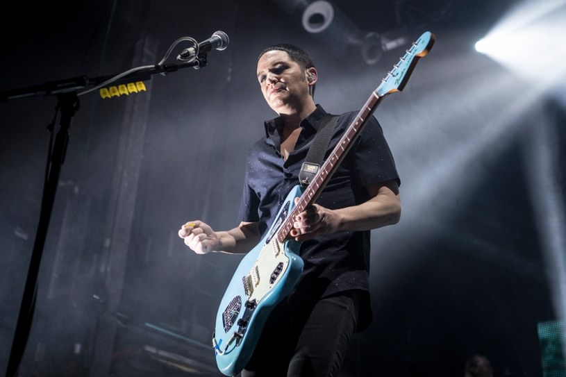 Wokalista, gitarzysta, basista i autor tekstów Placebo, Brian Molko, przypomniał, że to jego grupa jako pierwsza wykorzystała utwór, który teraz święci triumfy na całym świecie. Zespół nagrał bowiem cover tego utworu w 2003 roku i umieścił w albumie o umiarkowanie zaskakującym tytule - "Covers".