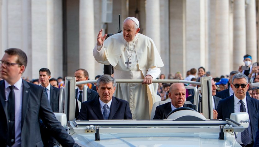 Vatican.  Papa neagă zvonurile despre demisia sa.  Dar ea nu o exclude