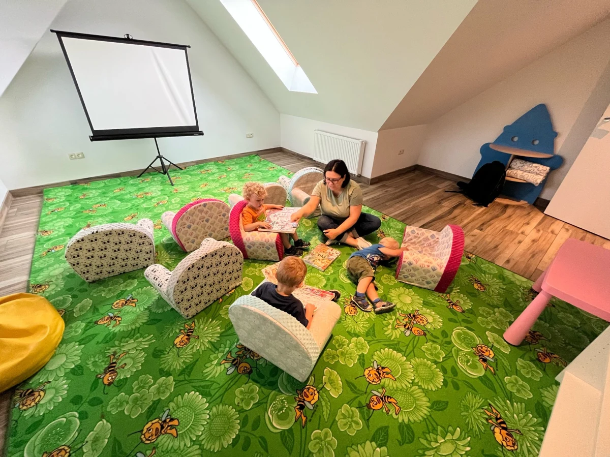 Za tydzień we Wrocławiu ma ruszyć nowy nabór dla kandydatów na dziennych opiekunów dzieci do lat 3. To alternatywa dla żłobka. Chętnych do bycia opiekunem jest dużo, a rodziców chcących zostawić pod jego opieką swoje dziecko jeszcze więcej - przekazuje Wrocławskie Centrum Inicjatyw Społecznych.