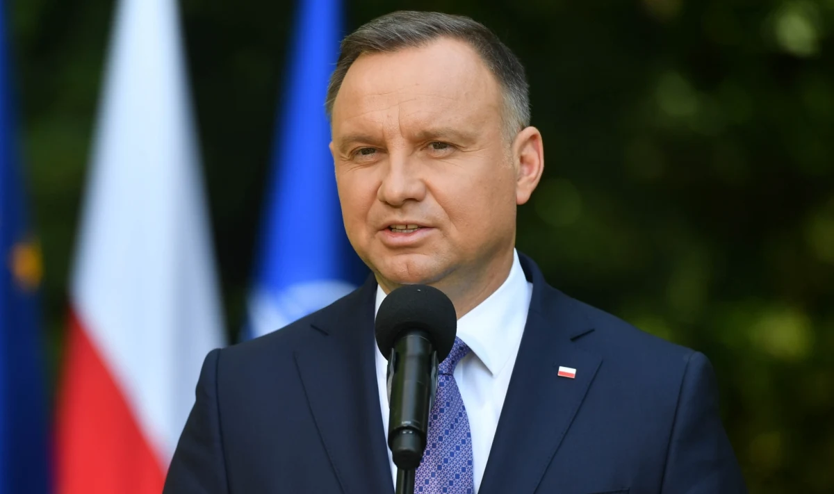 To była bardzo konkretna rozmowa na temat ważnych polskich spraw, kwestii związanych z bezpieczeństwem i sytuacją militarną Polski - powiedział prezydent Andrzej Duda po posiedzeniu Rady Bezpieczeństwa Narodowego. Jak podkreślił, atmosfera spotkania była "propaństwowa i merytoryczna". 