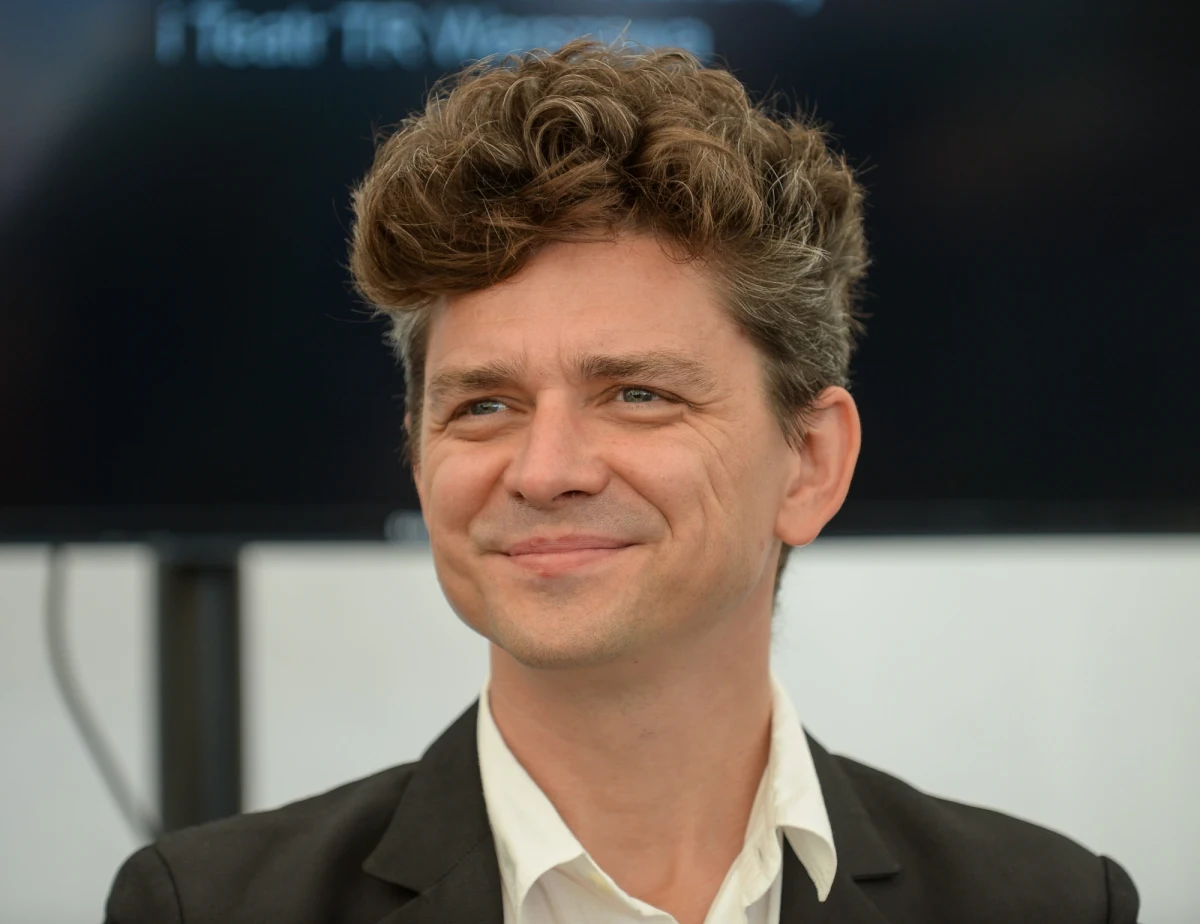 "​Jak przekażę obowiązki i będę pewny, że dalej będzie kontynuowana linia artystyczna - rozstanę się z TR Warszawa" - mówi dyrektor artystyczny warszawskiego teatru Grzegorz Jarzyna. Natychmiastowego odwołania dyrekcji placówki domaga się zespół aktorski, który mówi o "toksycznej atmosferze pracy". 