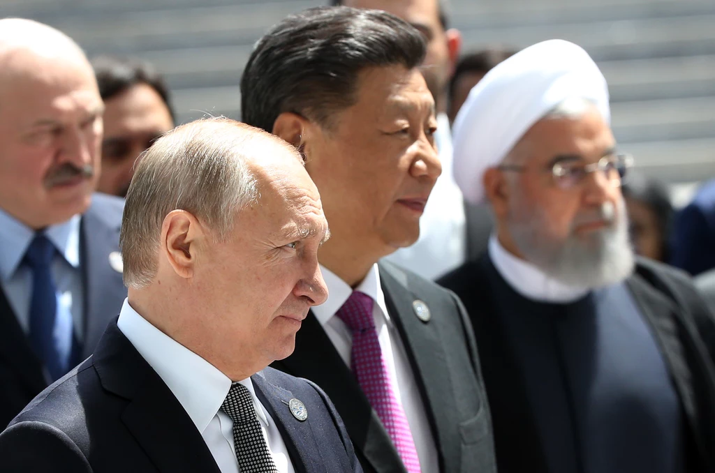 Prezydent Rosji Władimir Putin i przewodniczący Chińskiej Republiki Ludowej Xi Jinping