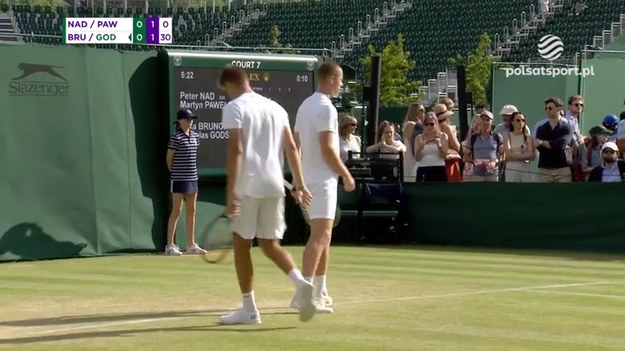 Skrót meczu Martyn Pawelski/Peter Nad - Mika Brunold/Nicholas Godsick w 1/16 finału Wimbledonu 2022.

Wszystkie mecze Wimbledonu zobaczysz na sportowych kanałach Polsatu i na platformie Polsat Box Go. 
Skróty i najciekawsze zagrania z turnieju obejrzysz w Interii Sport.

KLIKNIJ TUTAJ I ZOBACZ SKRÓTY ORAZ NAJCIEKAWSZE MOMENTY WIMBLEDONU 2022.

Obserwuj Interię Sport i bądź na bieżąco!