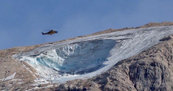 Być może nie uda się odnaleźć 13 osób zaginionych w wyniku oderwania się bloku lodowca w masywie Marmolada w Dolomitach - przyznał szef pogotowia górskiego w Trydencie Walter Cainelli. Podkreślił, że w rejonie katastrofy w każdej chwili może runąć blok lodu wyższy od kamienicy.