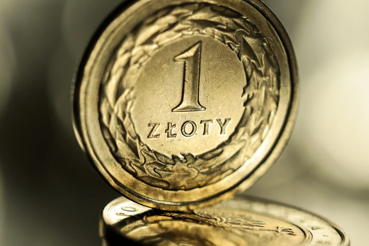 Rada Polityki Pieniężnej podejmie w tym tygodniu kolejną decyzję ws. stóp procentowych. "Czeka nas kolejna podwyżka" - przewidują eksperci. Jak zaznaczają, można się spodziewać decyzji o dodaniu do aktualnego oprocentowania kolejnych 75 punktów bazowych.