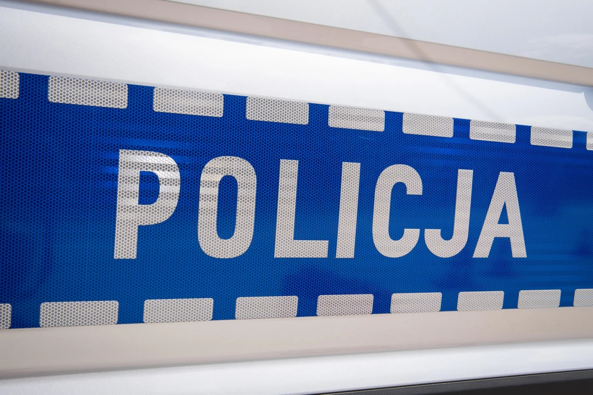 W ciężkim stanie do szpitala trafiła dziewięciolatka, która w Osińcu (woj. wielkopolskie) topiła się w przydomowym basenie. Życie wyciągniętego z wody dziecka pomogła ratować policjantka, która po służbie wracała do domu.
