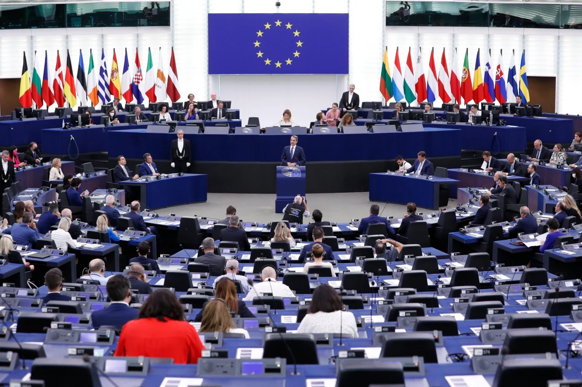 W trakcie wtorkowego posiedzenia plenarnego Parlamentu Europejskiego eurodeputowani przyjęli raport europosłanki PiS Jadwigi Wiśniewskiej dotyczący negocjacji w sprawie umowy o współpracy między UE a Interpolem. Za sprawozdaniem głosowało 607 europosłów, 13 było przeciw, a 11 wstrzymało się od głosu.