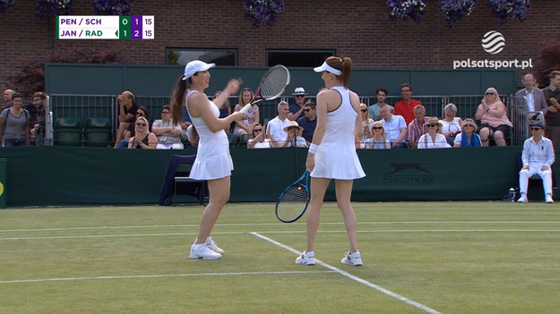 Skrót meczu Agnieszka Radwańska/Jelena Janković - Flavia Pennetta/Francesca Schiavone w pierwszym meczu grupowym turnieju legend.

Wszystkie mecze Wimbledonu zobaczysz na sportowych kanałach Polsatu i na platformie Polsat Box Go. 
Skróty i najciekawsze zagrania z turnieju obejrzysz w Interii Sport.

KLIKNIJ TUTAJ I ZOBACZ SKRÓTY ORAZ NAJCIEKAWSZE MOMENTY WIMBLEDONU 2022.

Obserwuj Interię Sport i bądź na bieżąco!