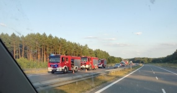Ciężarówka i bus zderzyły się na trasie S3, pomiędzy węzłami Myślibórz i Gorzów Wielkopolski Północ. W wyniku wypadku ranna została jedna osoba.