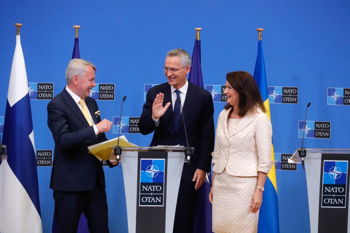 Kanada ratyfikowała przystąpienie Finlandii i Szwecji do NATO - poinformował we wtorek kanadyjski premier Justin Trudeau. Podkreślił, że jego kraj ma pełne zaufanie do możliwości Finlandii i Szwecji dotyczących "szybkiej i skutecznej integracji" z Sojuszem Północnoatlantyckim.